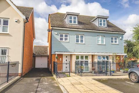 4 bedroom semi-detached house for sale