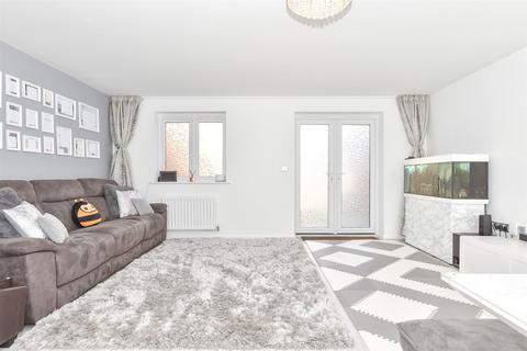 Oaken Wood Drive, Maidstone, Kent 4 bed detached house for sale