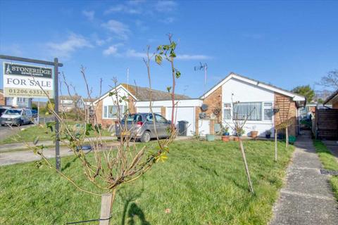 Brightlingsea CO7 2 bed bungalow for sale