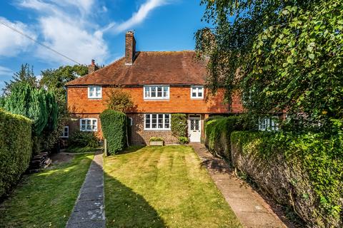 Plaistow Street, Lingfield, Surrey 3 bed terraced house for sale