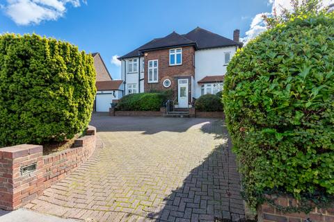 6 bedroom detached house for sale