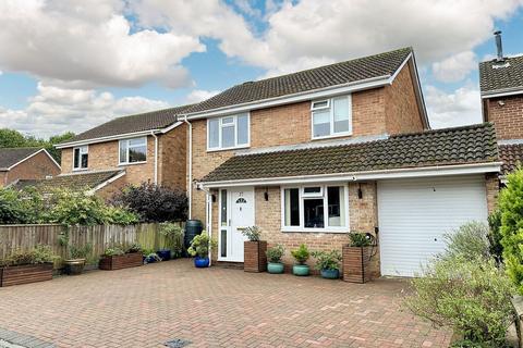 The Warren, Holbury, SO45 3 bed detached house for sale