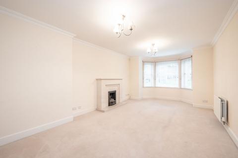 4 bedroom flat for sale