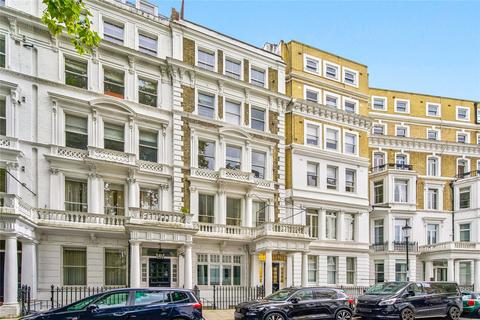 Courtfield Gardens, London, SW5 2 bed apartment for sale