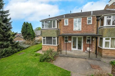 Whinbrook Court, Leeds, West Yorkshire 2 bed apartment for sale
