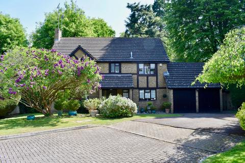 Beech Holt, Leatherhead KT22 4 bed detached house for sale