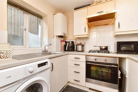 Franklin Way, Croydon, Surrey 1 bed ground floor flat for sale