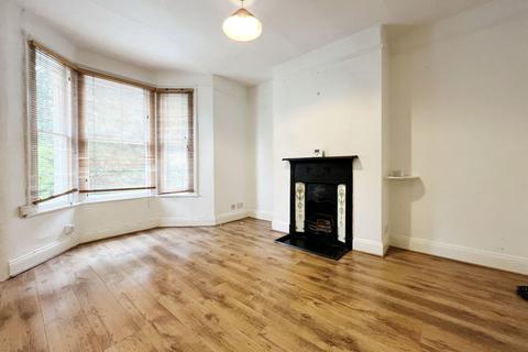 Manor Villas, Bath BA1 2 bed flat for sale
