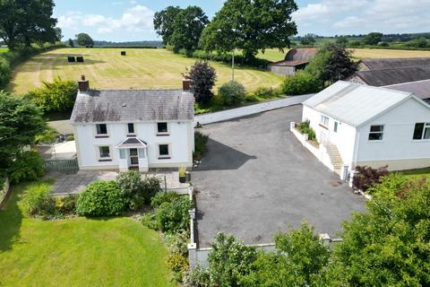 Dryslwyn, Nr Llandeilo, SA32 2 bed detached house for sale