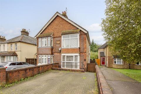 Hughenden Road, High Wycombe HP13 3 bed apartment for sale