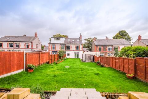Rochdale Road, Pye Nest, Halifax 4 bed semi