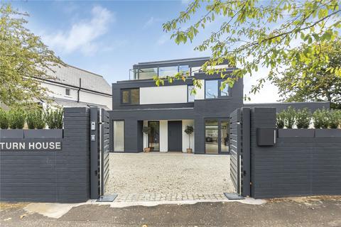 Ormond Avenue, Hampton, TW12 5 bed detached house for sale