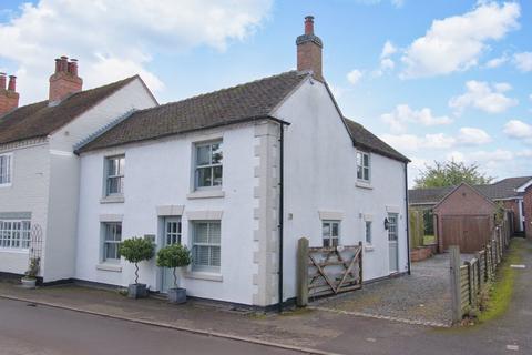 Main Street, Church Broughton 3 bed semi