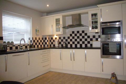 Knedlington Walk, Howden, DN14 7GJ 3 bed townhouse for sale