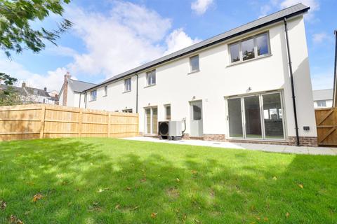 Market Gardens, Torrington, Devon, EX38 4 bed semi