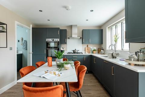 4 bed detached house