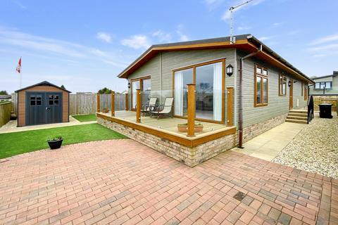 Hardy Country Park, Bridport Road... 2 bed park home for sale