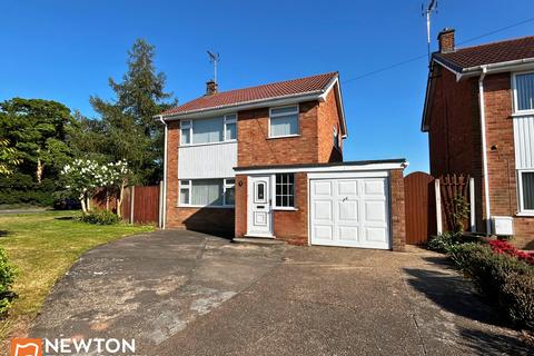 Hardwick Drive, Ollerton, NG22 3 bed detached house for sale