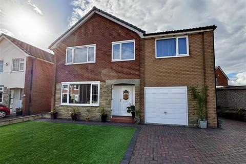 Farfield Court, Garforth, Leeds 4 bed detached house for sale