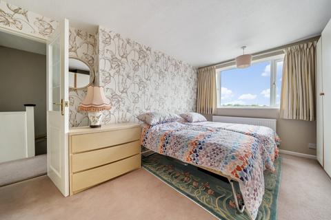 Rails Lane, Hayling Island PO11 3 bed flat for sale