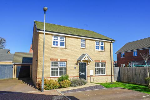 Lister Corner, Leighton Buzzard 4 bed detached house for sale