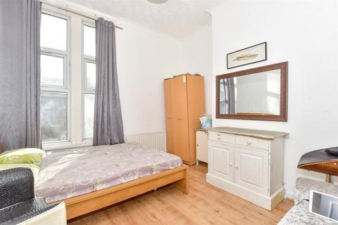 Twyford Avenue, Portsmouth, Hampshire 2 bed end of terrace house for sale