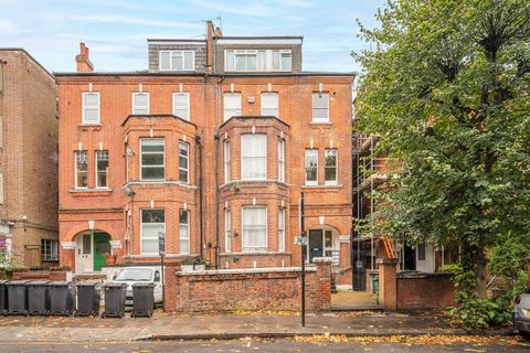 Fordwych Road, Cricklewood, London, NW2 2 bed flat for sale