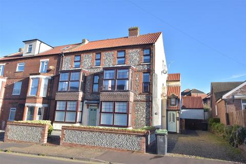 Cliff Road, Sheringham 3 bed flat for sale