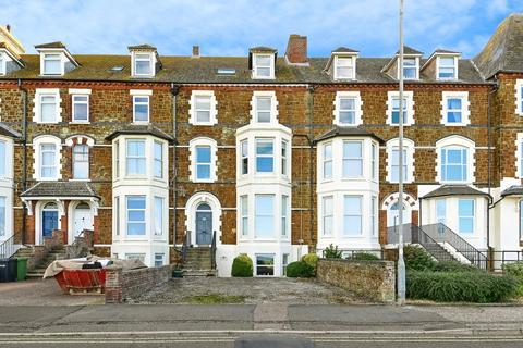 Cliff Parade, Hunstanton PE36 3 bed apartment for sale