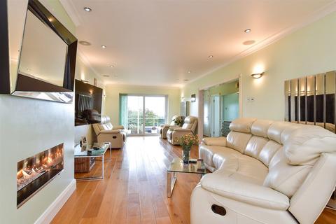 Donnington Road, Woodingdean... 4 bed chalet for sale