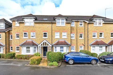 Ravens Close, Surbiton, KT6 2 bed flat for sale
