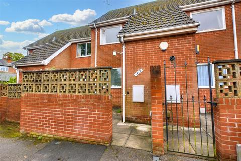 Raibank Gardens, Woodthorpe, Nottingham 2 bed maisonette for sale
