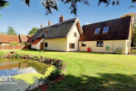 Thorpe Street, Bury St Edmunds 3 bed cottage for sale