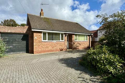 Main Street, Leconfield, HU17 7NQ 2 bed detached bungalow for sale