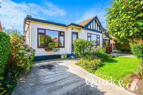 Beachway, Canvey Island, SS8 3 bed detached bungalow for sale