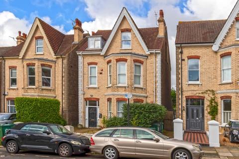 Wilbury Gardens, Hove 2 bed apartment for sale