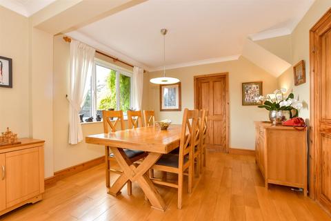 Willingdon Place, Walmer, Deal, Kent 4 bed detached house for sale