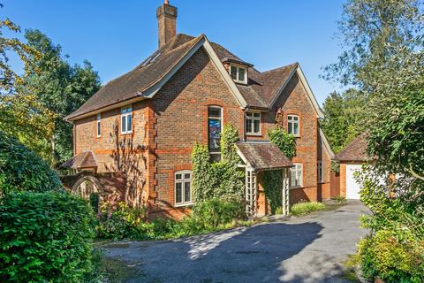 St. Giles Close, Winchester, SO23 5 bed detached house for sale