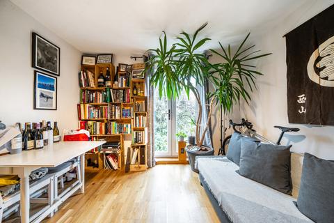 Warwick Road, London Studio for sale