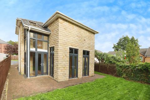 The Bungalows, West Yorkshire LS15 4 bed detached house for sale