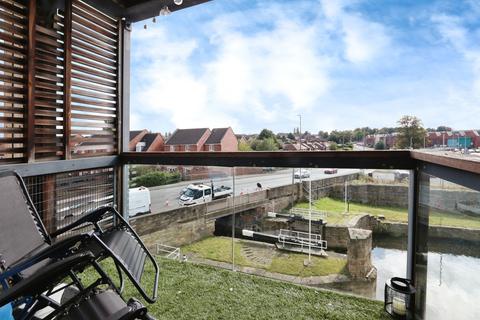 Navigation Walk, West Yorkshire WF1 2 bed apartment for sale