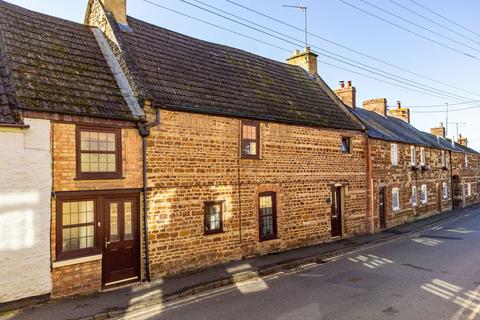 High Street, Kettering NN14 3 bed cottage for sale