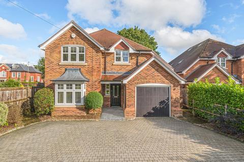 Pipers Close, Cobham, KT11 4 bed detached house for sale