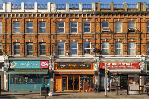 Cricklewood Broadway, Willesden... 2 bed flat for sale