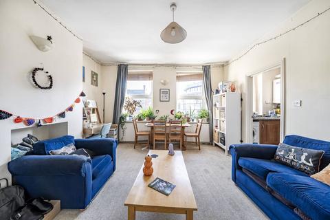 Cricklewood Broadway, Willesden... 2 bed flat for sale
