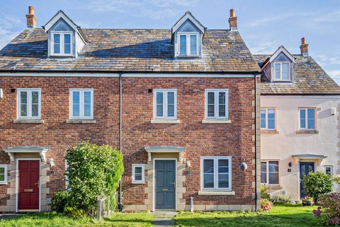 4 bedroom terraced house for sale