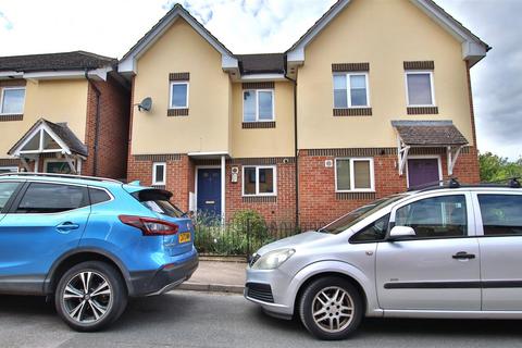 Cotteswold Road, Tewkesbury 2 bed semi