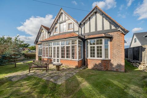 West Street, Selsey, PO20 4 bed detached house for sale