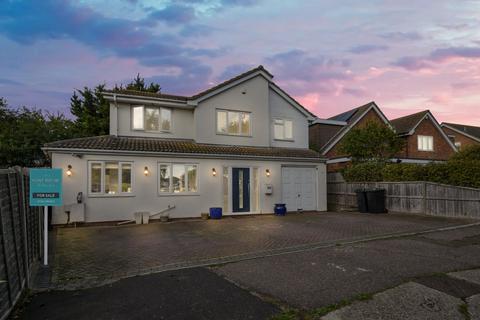 Admirals Walk, Desirable Position... 4 bed detached house for sale