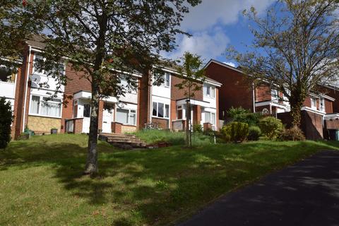 Thorpe Gardens, Alton, Hampshire, GU34 2 bed terraced house for sale